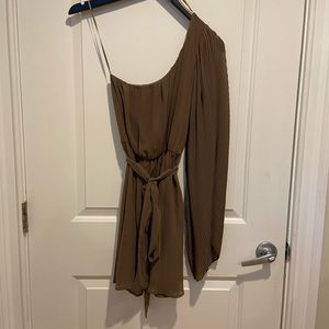 One shoulder dress